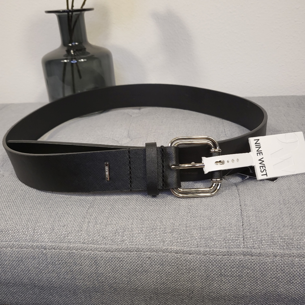 NWT Nine West Faux Leather Women Black and Silver Hardware Belt Large.
